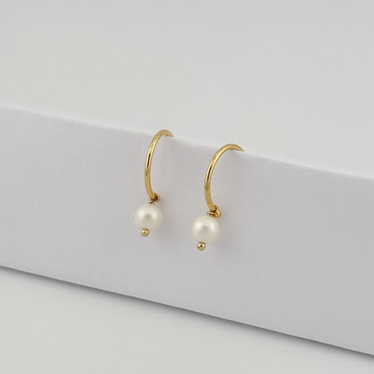 Droop Pearl Earrings