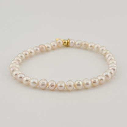 Timeless Pearl Bracelet